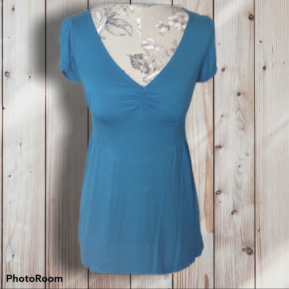 🆕 Guess Teal V Neck Peep Hole Back Top M